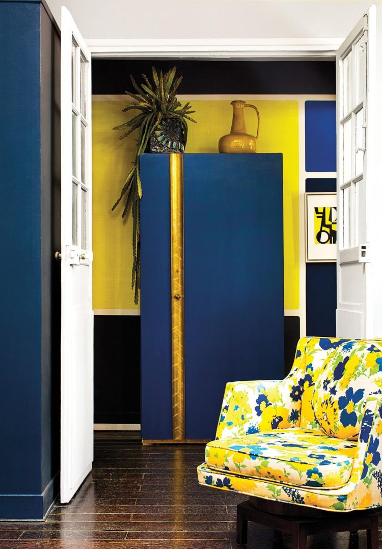 The owner likes dazzling blue in various combos The owner likes dazzling blue in various combos