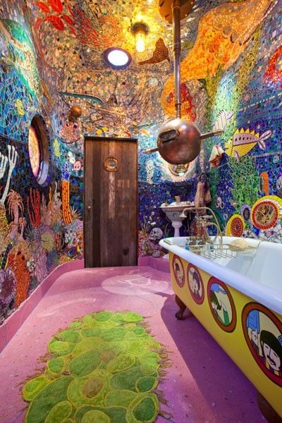 Wacky Colorful Bathroom Wacky Colorful Bathroom (via 25)