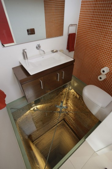 Bathroom Atop Of A 15 Story Elevator Shaft Bathroom Atop Of A 15 Story Elevator Shaft (via geekosystem)
