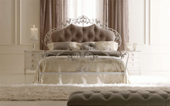 http://www.digsdigs.com/photos/20-luxury-beds-with-traditional-design-3-554x346.gif