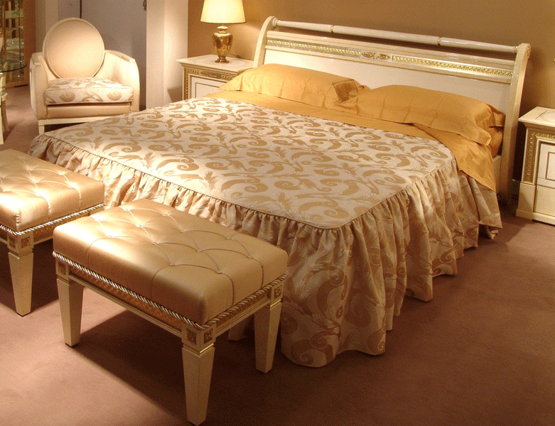 20 Luxury Beds With Traditional Design DigsDigs