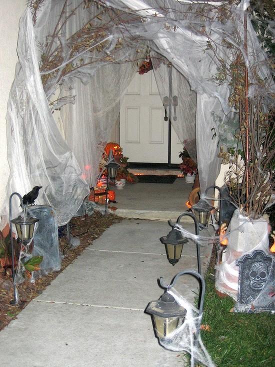 60 Awesome Outdoor Halloween Party Ideas - DigsDigs