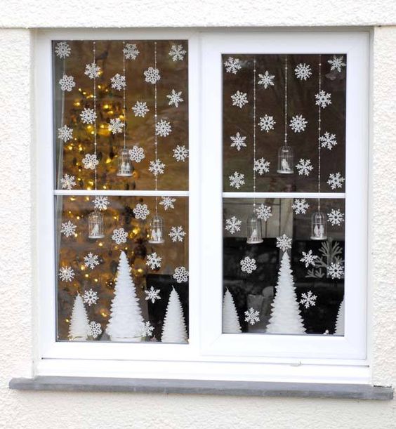 37 Cute Christmas Window Décorations DigsDigs