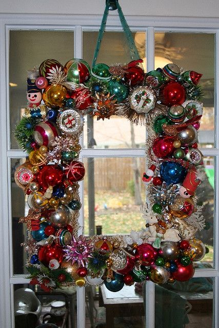 34 Charming Vintage Christmas Décor Ideas - DigsDigs