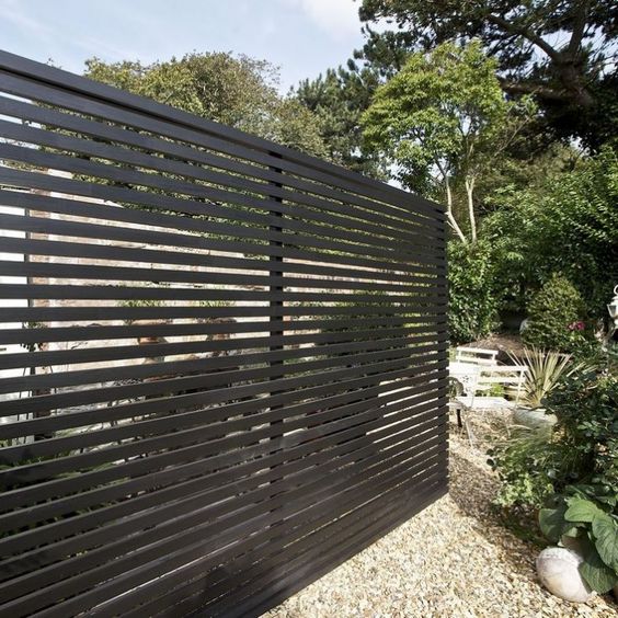 34 Privacy Fence Design Ideas To Get Inspired - DigsDigs