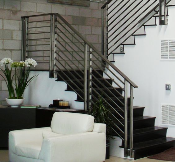highlight your modern decor with simpel wrought iron railing with no pattern