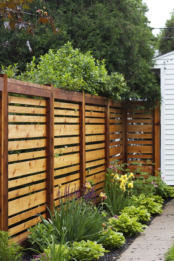34 Privacy Fence Design Ideas To Get Inspired - DigsDigs