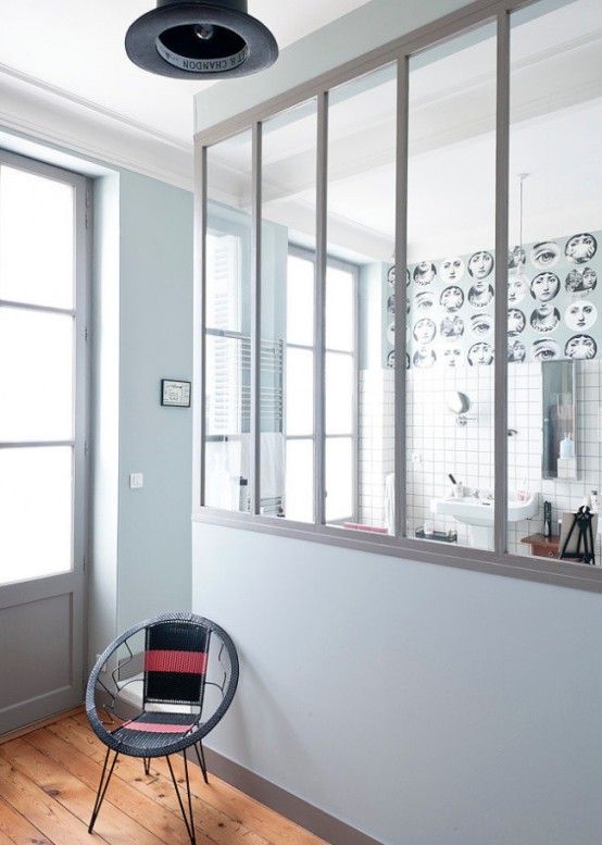 50s Inspired Residence With Bold Accents And Stylish Furniture