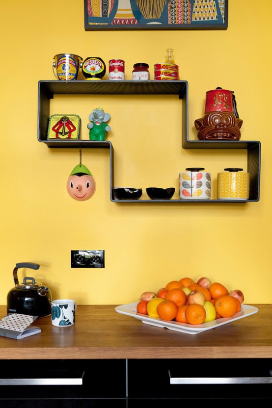 50s Inspired Residence With Bold Accents And Stylish Furniture