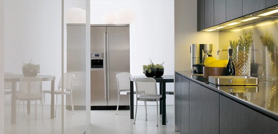 Contemporary Kitchen With Modular Work Island