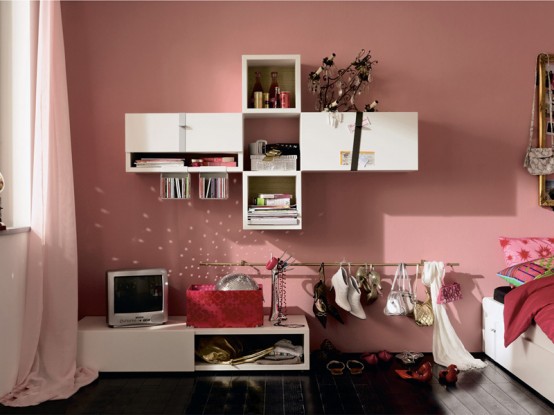 http://www.digsdigs.com/photos/Modern-furniture-for-cool-youth-bedroom-design-Namic-by-Huelsta-5-554x415.jpg