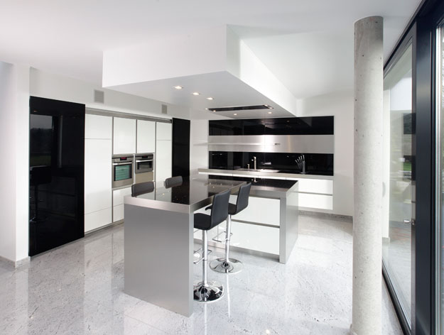 New Modern Black and White Kitchen Designs from KitcheConcept ...