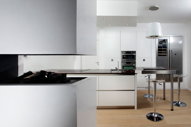 New Modern Black and White Kitchen Designs from KitcheConcept ...