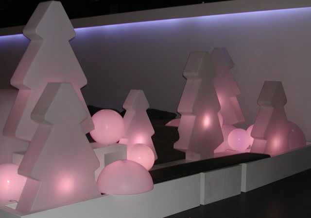 Nice Christmas Decoration – Lightree by Slide Design | DigsDigs