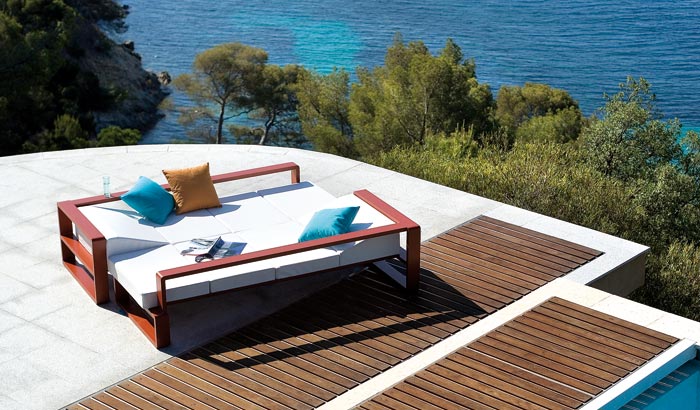 Outdoor furniture set with adjustable coffee table Kama by Ego Paris 4 Contemporary Outdoor Furniture
