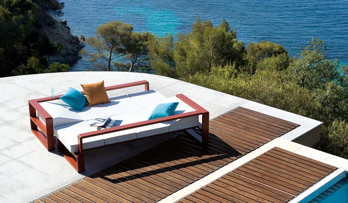 outdoor furniture set with adjustable coffee table kama by ego contemporary outdoor furniture 700x410 Outdoor furniture set with adjustable coffee table Kama by Ego Paris 4 Contemporary Outdoor Furniture