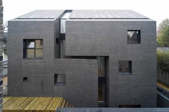 Minimalist House with Concrete Frame – Slit House The Whole House Made of Concrete 2 554x368 Minimalist House with Concrete Frame – Slit House
