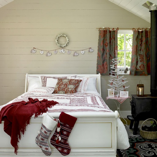 32 Adorable Christmas Bedroom DÃ©cor Ideas - DigsDigs