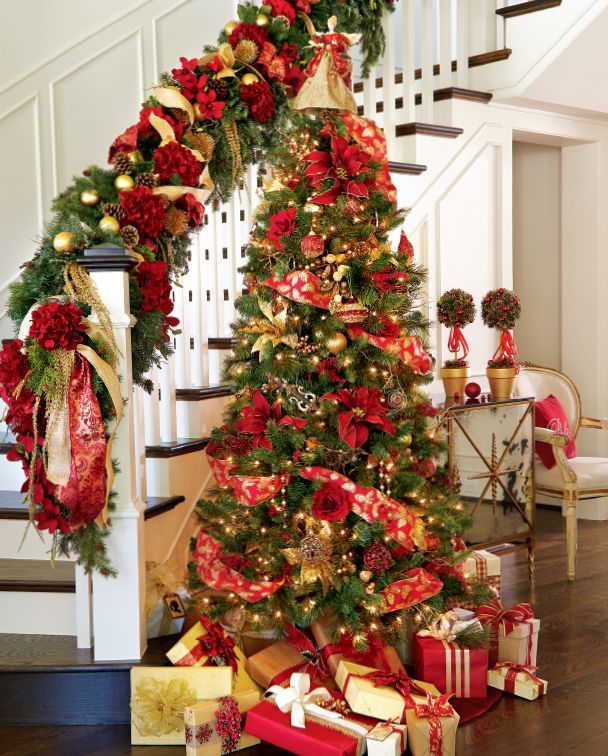 32 Amazing Red And Gold Christmas Décor Ideas | DigsDigs