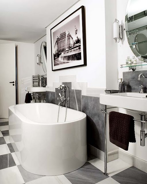 Black and white Art Deco Bathroom