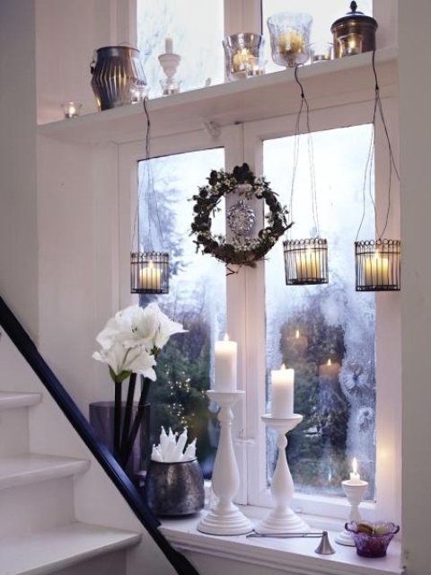 70 Awesome Christmas Window Décor Ideas  DigsDigs