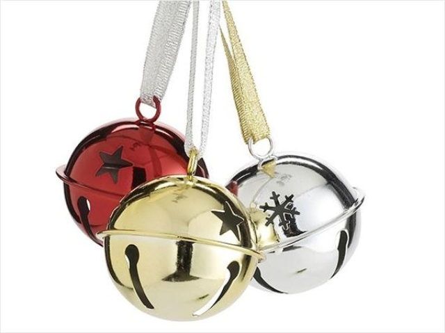 51 Ideas To Use Jingle Bells In Christmas Décor | DigsDigs