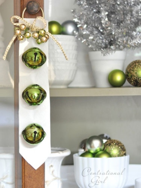 51 Ideas To Use Jingle Bells In Christmas Décor | DigsDigs