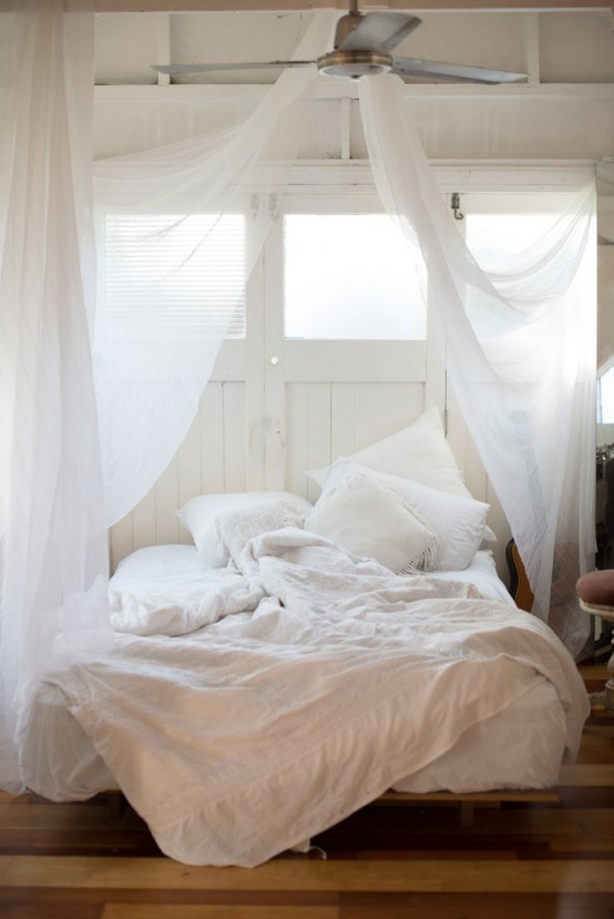 23 Dreamy And Practical Mosquito Nets For Your Bedroom - DigsDigs