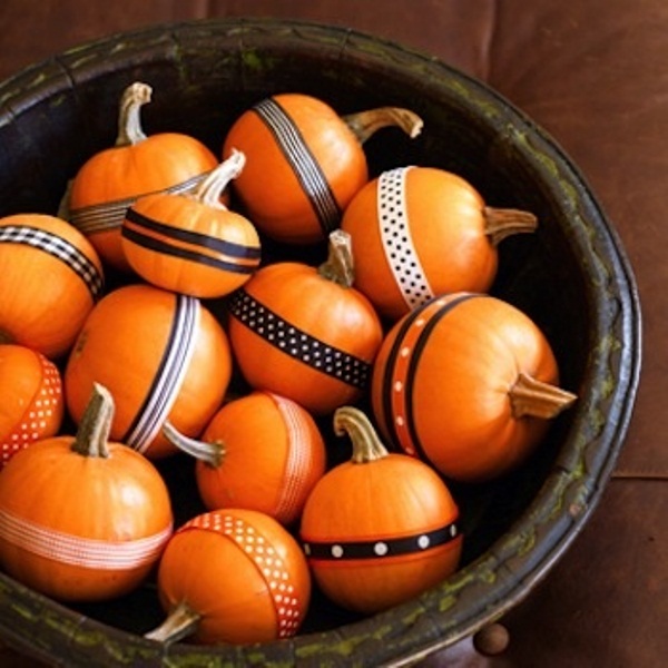 47 awesome pumpkin centerpieces for fall and halloween table digsdigs 47 awesome pumpkin centerpieces for fall and halloween table digsdigs