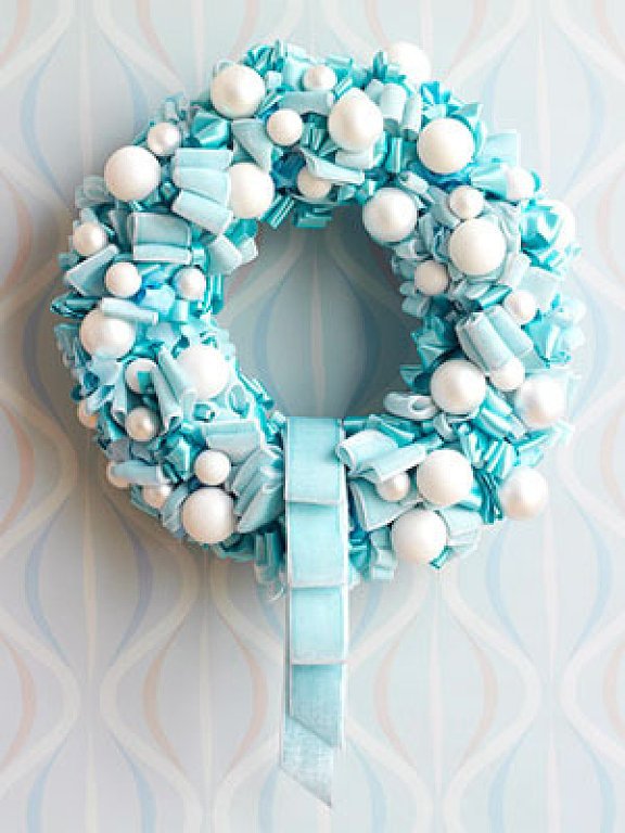 50 Awesome Christmas Wreaths Ideas For All Types Of Décor | DigsDigs