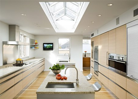 Beautiful Design of Big Kitchen in Natural Colors | DigsDigs