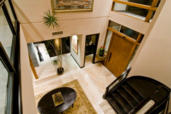 Big Contemporary House With Dark Interior Big Contemporary House With Dark Interior