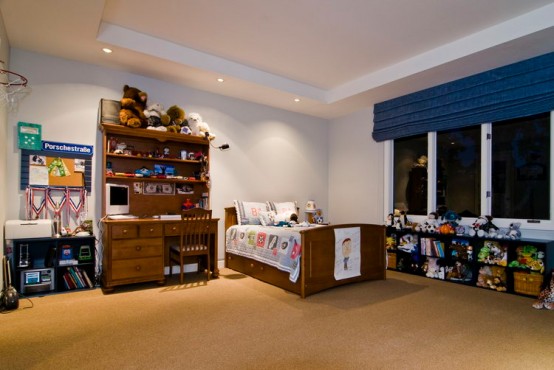 Big Contemporary House With Dark Interior Big Contemporary House With Dark Interior