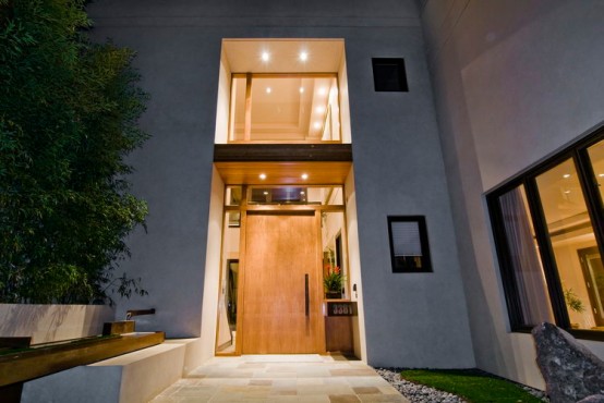 Big Contemporary House With Dark Interior Big Contemporary House With Dark Interior