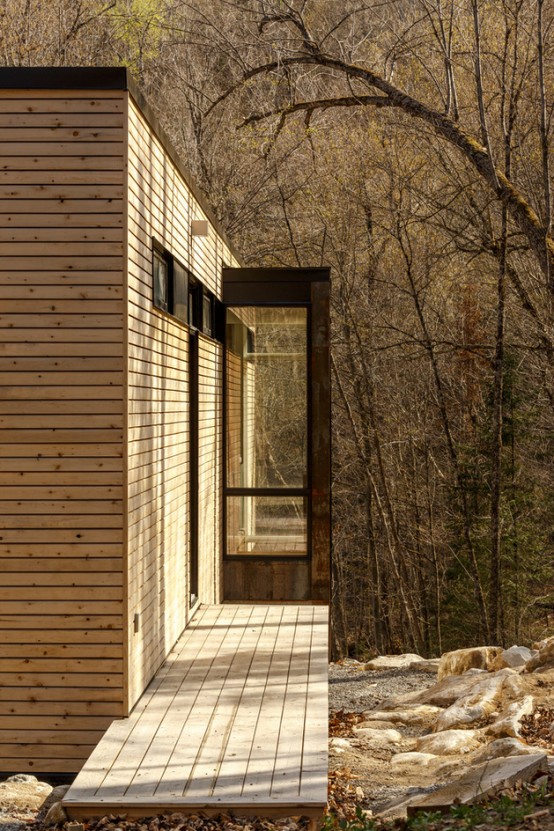 Cantilivered Lake Cottage With Airy White Oak Interiors Cantilivered Lake Cottage With Airy White Oak Interiors