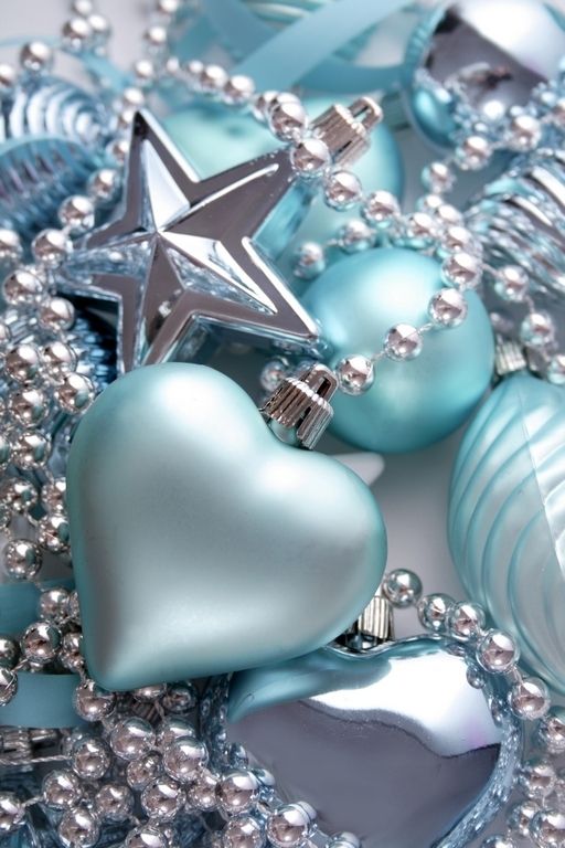silver  blue decor ideas  christmas   year digsdigs