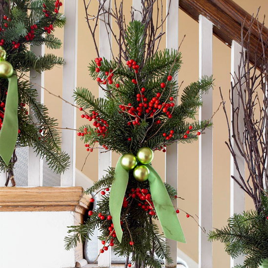 71 Awesome Christmas Stairs Decoration Ideas | DigsDigs