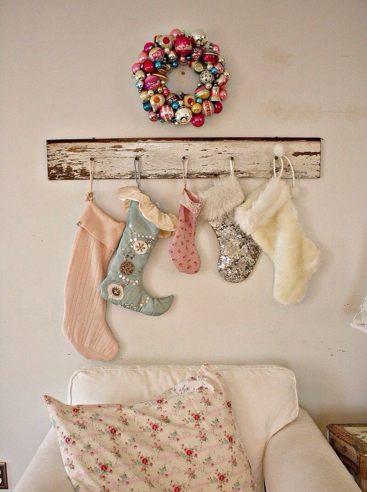 40 Christmas Stockings And Ideas To Use Them For Décor | DigsDigs