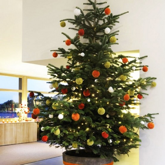 10 Traditional And Unusual Christmas Tree Decor Ideas