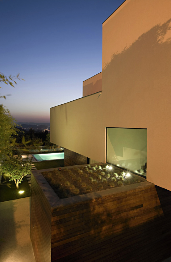 White Concrete Three Storey House Cs Arquitectos House By