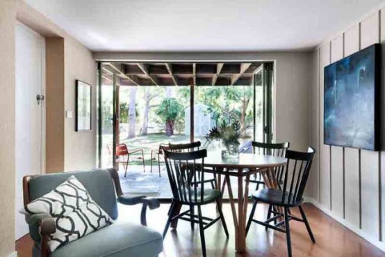 Colorful Beach Retreat With Mid Century Acessories Colorful Beach Retreat With Mid Century Acessories