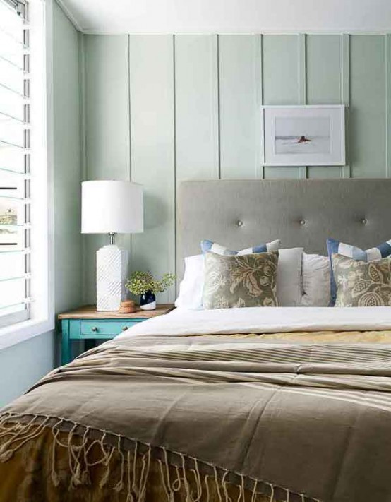 Colorful Beach Retreat With Mid Century Acessories Colorful Beach Retreat With Mid Century Acessories