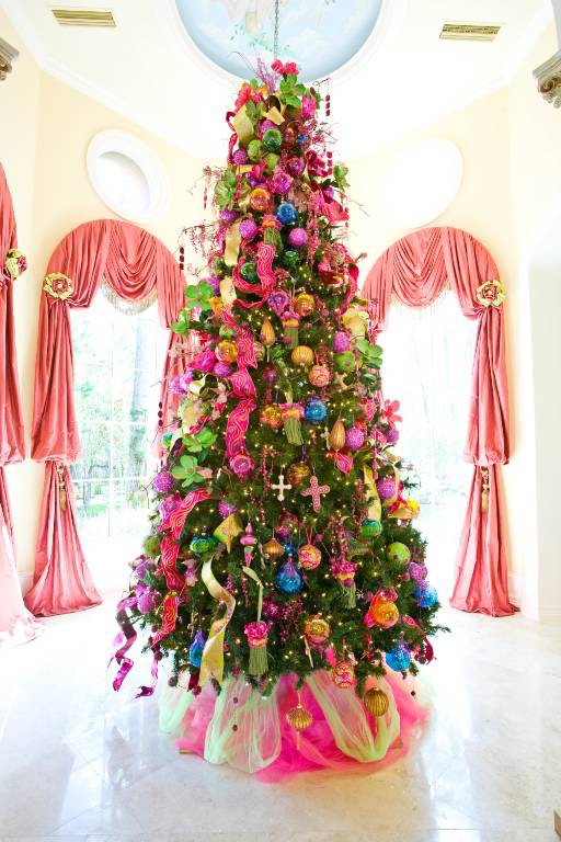 54 Colorful Christmas Inspiring Decor Ideas - 47 - Pelfind