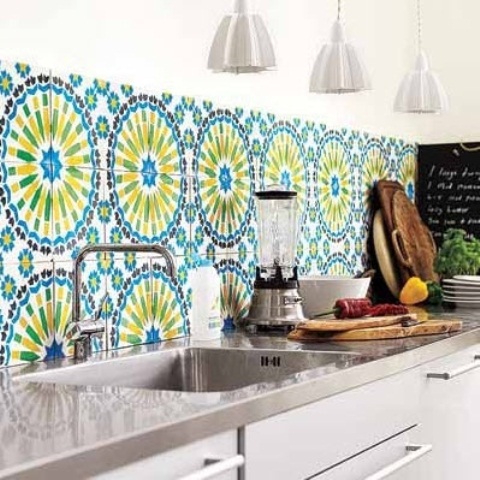 36 Colorful And Original Kitchen Backsplash Ideas - DigsDigs