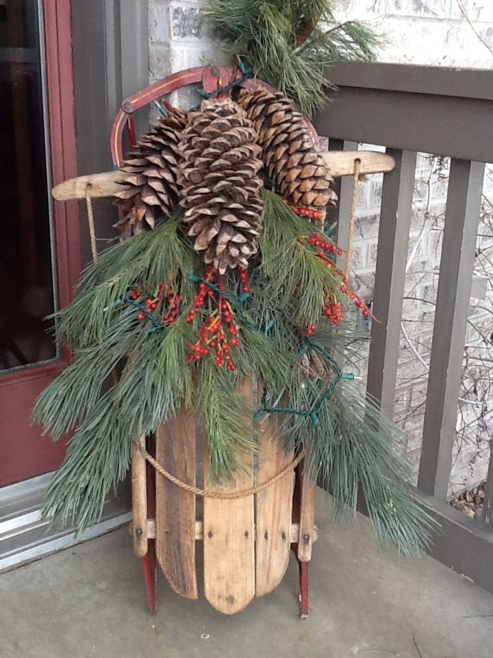 40 Comfy Rustic Outdoor Christmas Décor Ideas | DigsDigs