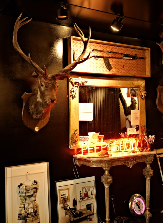 Completely Black Apartment Design