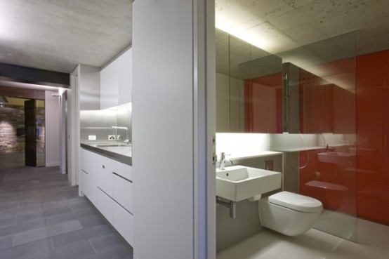 Contemporary House With Stainless Steel Kitchen Contemporary House With Stainless Steel Kitchen