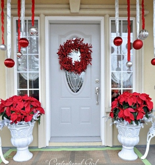 38 Cool Christmas Porch Décor Ideas - 16 - Pelfind