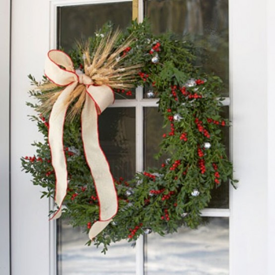 31 cool outside christmas decorations digsdigs 31 cool outside christmas decorations digsdigs