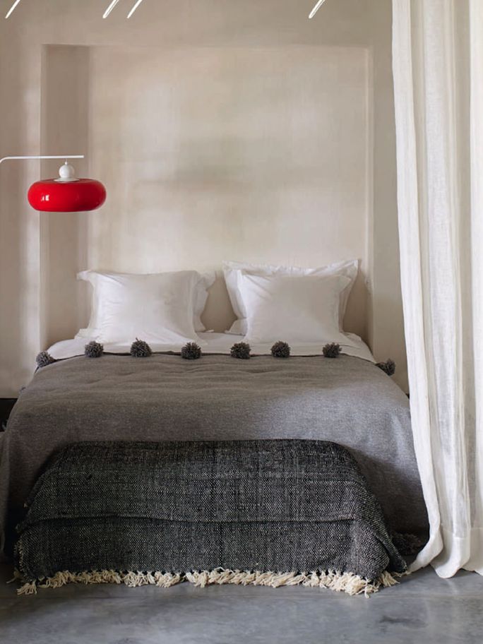   cool-red-and-grey-ho